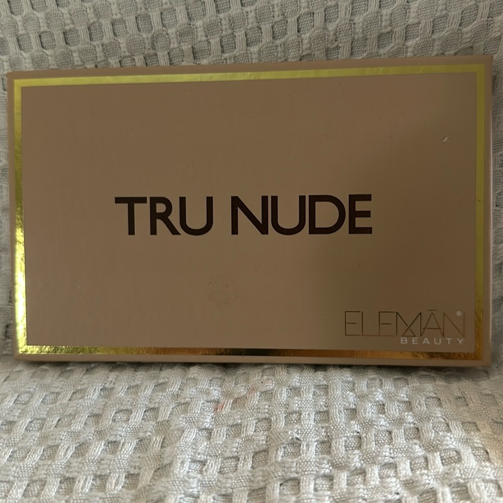 Eleman Beauty True Nude eyeshadow palette